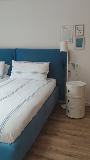 1 Schlafzimmer, Schreibtisch, Reisekinderbett, kostenloses WLAN