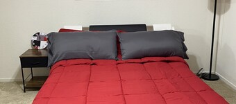 "Cozy Haven: Your Urban Retreat"