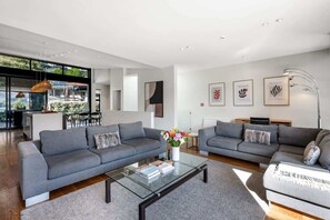 Smart TV, fireplace, offices