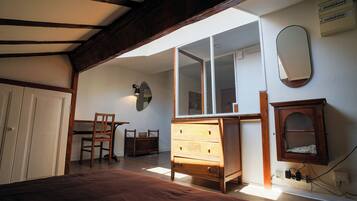 1 chambre, bureau, fer et planche à repasser, Wi-Fi gratuit