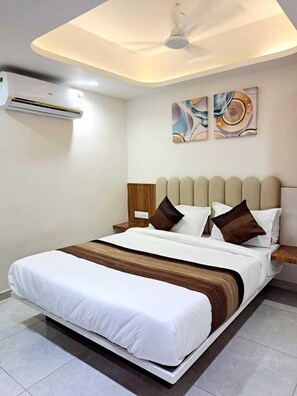 Superior Double Room | Egyptian cotton sheets, premium bedding, memory foam beds, desk