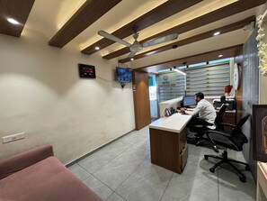 Reception - Hotel Pratham Inn  (Ahmedabad)