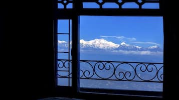 Premium Room View Sofa Cum Bed | 埃及棉床单、高档床上用品、记忆海绵床垫、隔音