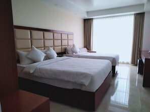 Deluxe Triple Room | Desk, free WiFi - DESHA TARC (Kushtia)