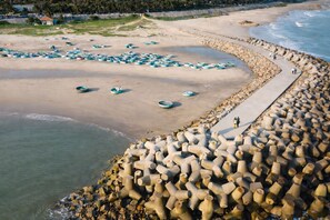 Perto da praia, areia branca 