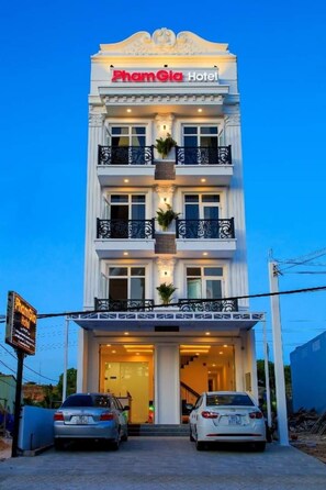 Fachada de la propiedad