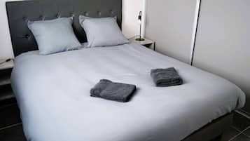 4 habitaciones, tabla de planchar con plancha y cuna de viaje