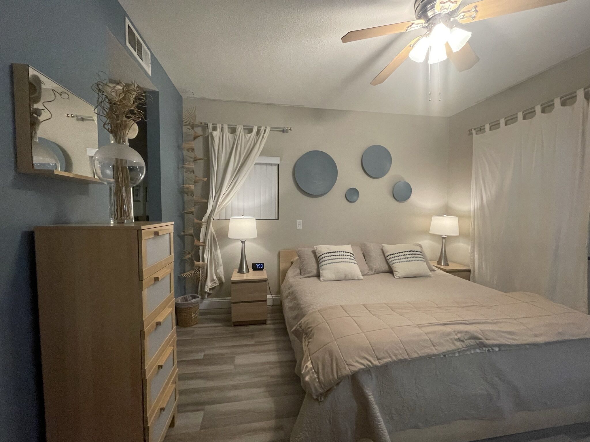 2 bedrooms, iron/ironing board, WiFi, bed sheets