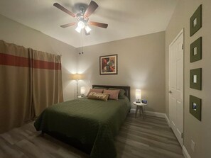 2 habitaciones, tabla de planchar con plancha, wifi y ropa de cama 