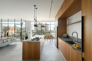 Apartment | Private kitchen | Fridge, microwave, oven, stovetop - Stunning 2BR Apartment in Beeri (Tel Aviv)