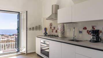 Kühlschrank, Ofen, Geschirrspüler, Toaster