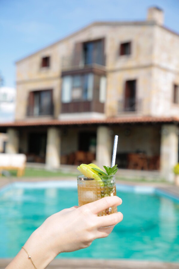 Antoryum | Bahagian luar