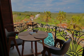 Mira Suit | Teres/patio