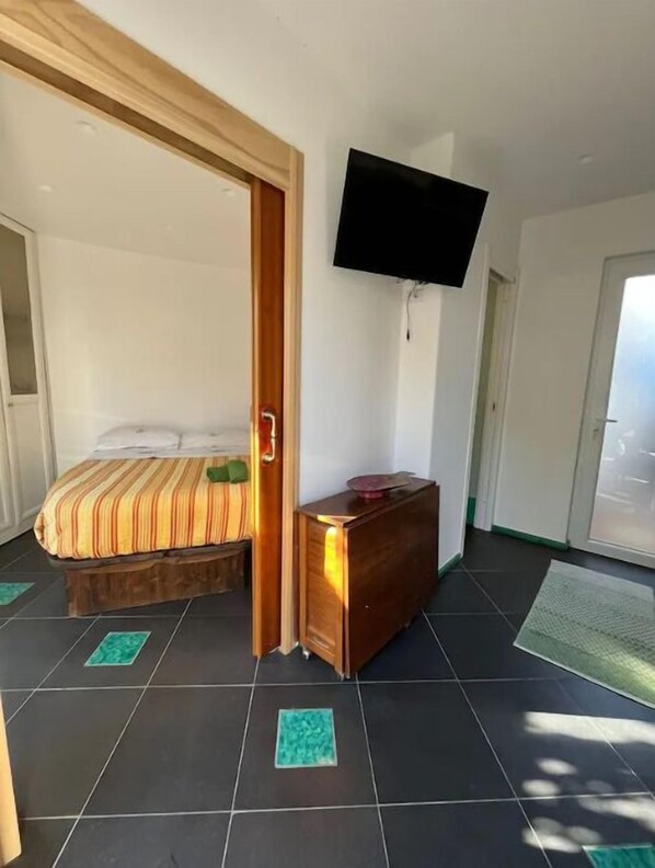 1 quarto, acesso à internet