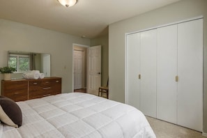 3 habitaciones, tabla de planchar con plancha, cuna de viaje y wifi