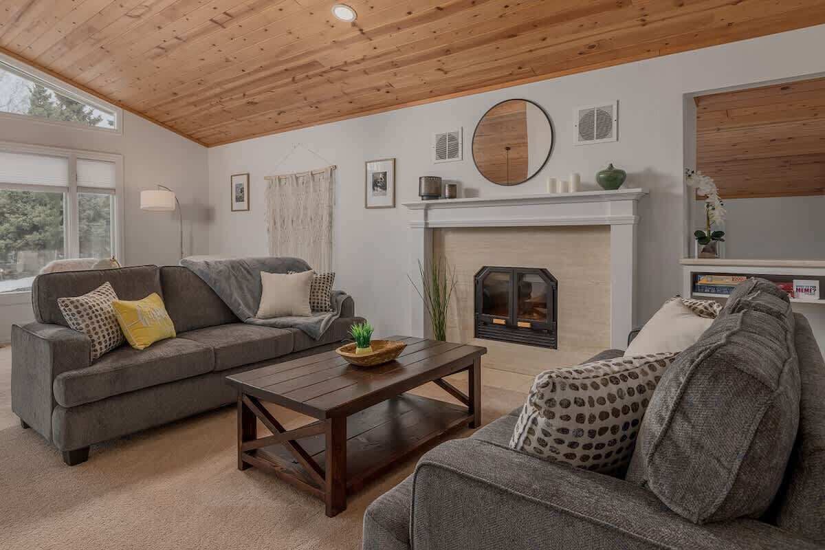 TV, fireplace, books, offices