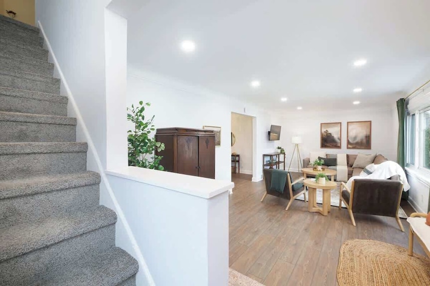 Hot Tub - Game Room - Modern Design - Sleeps 9 - クリーブランド, OH
