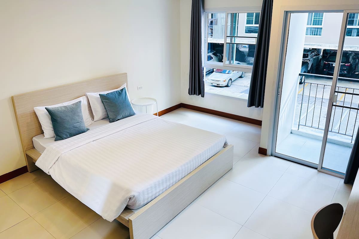 Basic Double Room | Desk, laptop workspace, blackout drapes, iron/ironing board (on request)