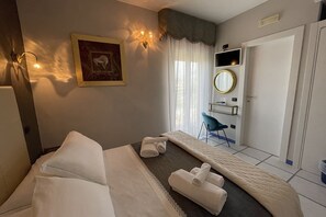 ห้องซิงเกิล | เครื่องนอนระดับพรีเมียม, โต๊ะทำงาน, พื้นที่ทำงานแบบใช้แล็ปท็อป