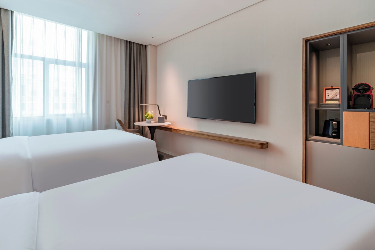 Down duvets, soundproofing, free WiFi, bed sheets