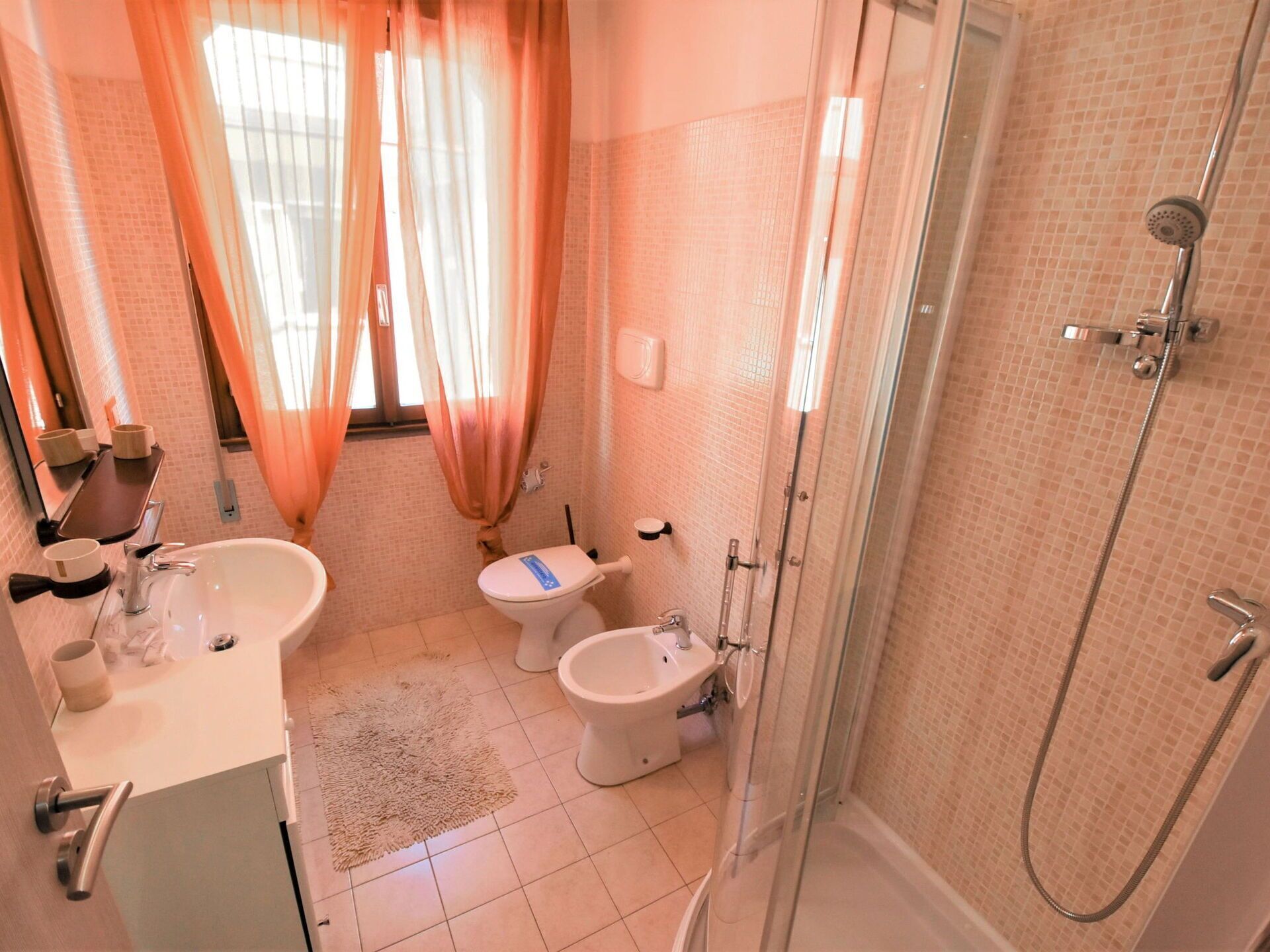 Cosy apartment for 4 guests with A/C, WIFI, TV, terrace, pets allowed and parking