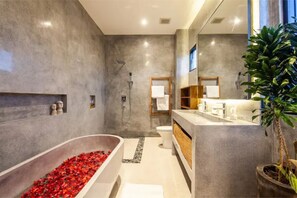 Dusche, Handtücher, Seife, Shampoo