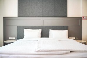 Habitación superior con 1 cama matrimonial o 2 individuales | Wifi gratis 