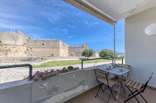 Appartement 'Guardiana Del Castello' avec vue sur la mer, Wi-Fi et climatisation
