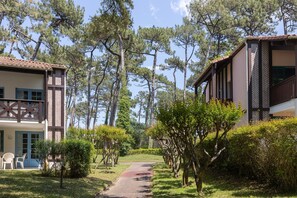 Exterior - Studio "Olivia" with Shared Pool, Private Terrace, and Wi-Fi (Moliets-et-Maa)