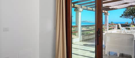 3 bedrooms, iron/ironing board, bed sheets