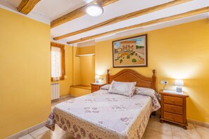 4 camere, ferro/asse da stiro, Wi-Fi gratuito, lenzuola