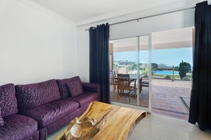 TV - Vacation Apartment 'Royal Marine Golf V' with Sea View, Wi-Fi and Air Conditioning (San Miguel de Abona)