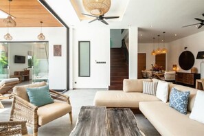 Fernseher, Stereoanlage