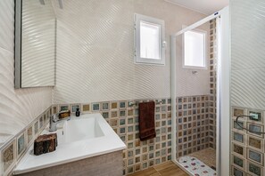 Chuveiro, secador de cabelo