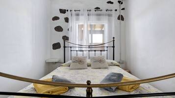 2 slaapkamers, een strijkplank/strijkijzer, gratis wifi, beddengoed