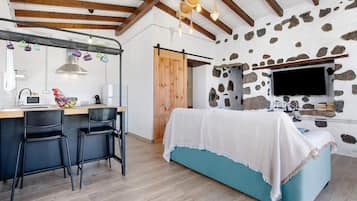 2 makuuhuonetta, silitysrauta/-lauta, ilmainen Wi-Fi, vuodevaatteet