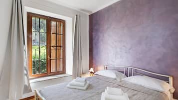 3 slaapkamers, een strijkplank/strijkijzer, gratis wifi, beddengoed