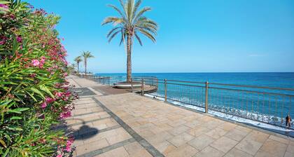 Apartment 'Chiara Du Ciapin - Osservatorio' with Sea View, Shared Garden and Air Conditioning