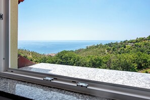 Interior - Apartment 'Chiara Du Ciapin - Osservatorio' with Sea View, Shared Garden and Air Conditioning (Cogoleto)