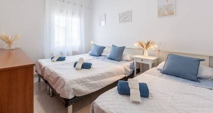 Bruc Beach Apartment: Garden, Barbecue & Air Conditioning
