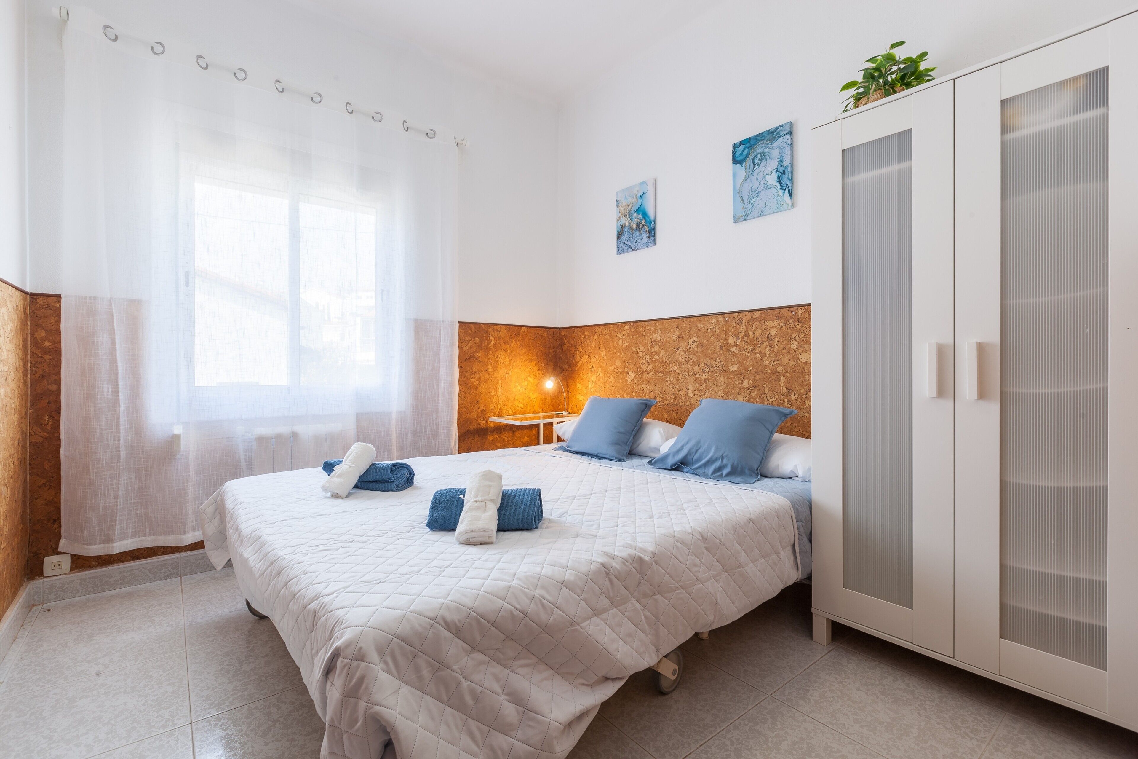 3 bedrooms, iron/ironing board, free WiFi, bed sheets