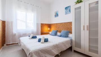 3 dormitorios, tabla de planchar con plancha, wifi gratis y ropa de cama