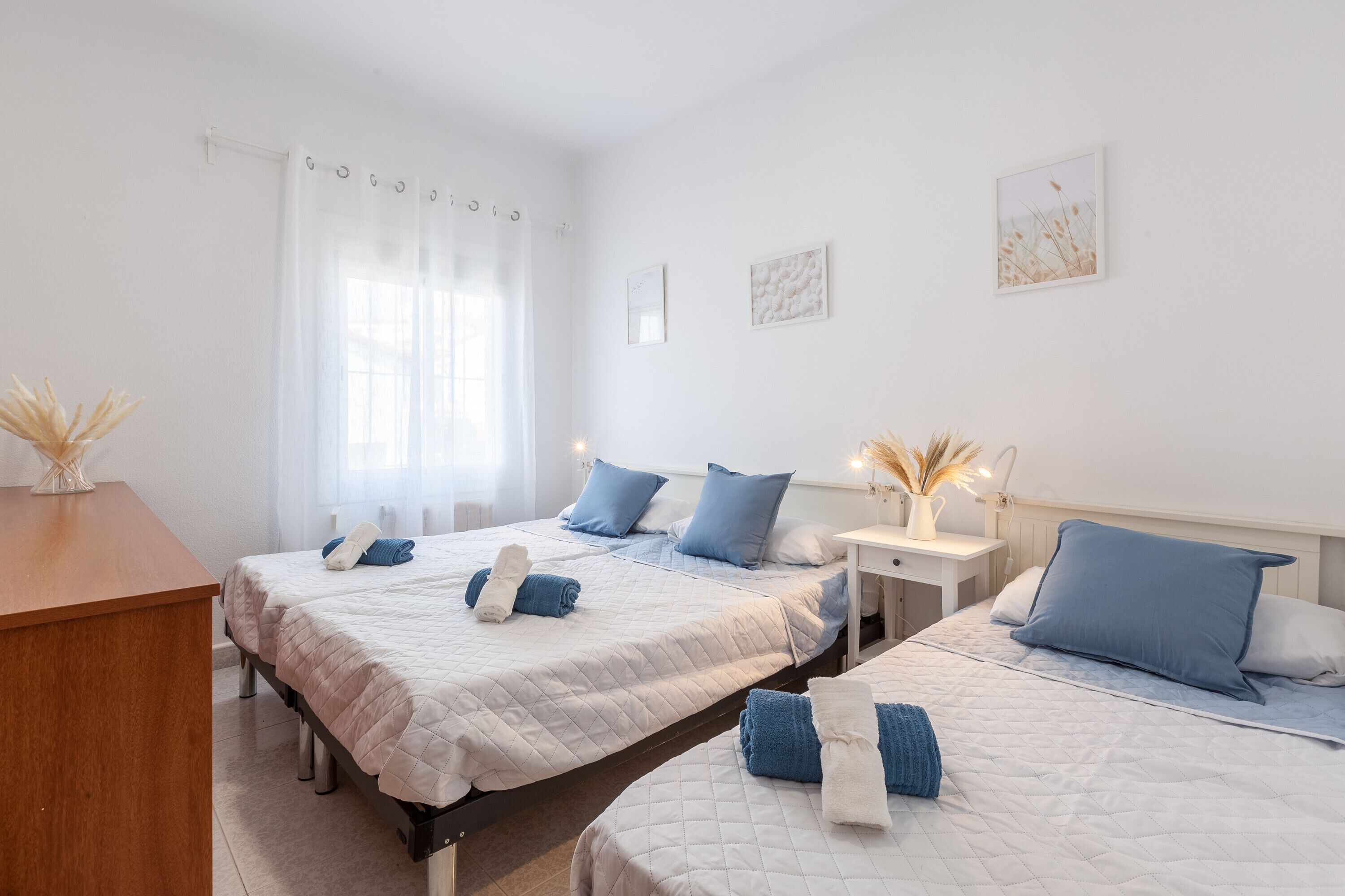 3 habitaciones, tabla de planchar con plancha y wifi gratis 