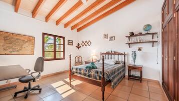 5 Schlafzimmer, Bügeleisen/Bügelbrett, kostenloses WLAN, Bettwäsche