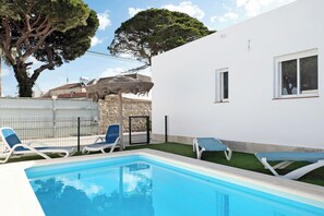 Pool - Holiday Home "Casa Josisa - Families Only" with Private Pool and Wi-Fi (Conil)