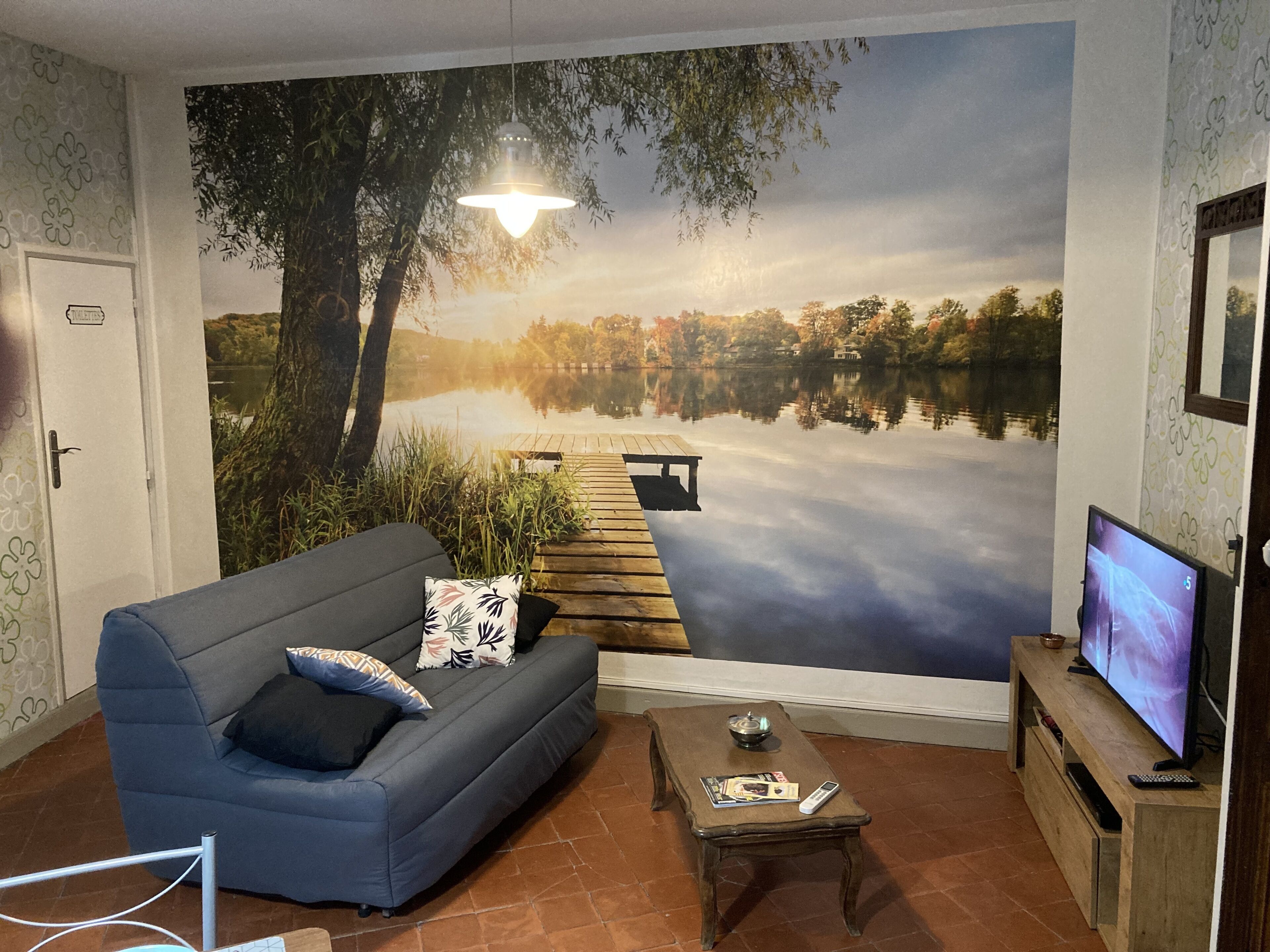 F2 35 km from the sea, Spain 30 km, spa treatment 4 km