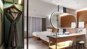 Executive Deluxe Twin - UrCove by Hyatt Nanjing South Railway Station (Nanjing)