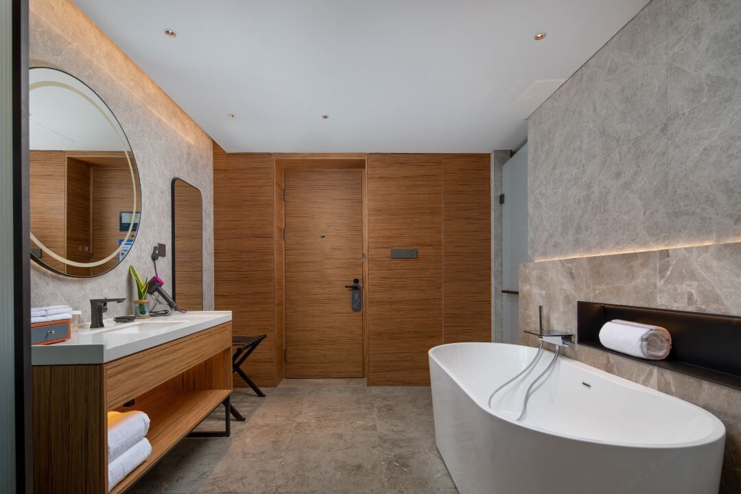 Urcove King | Free minibar, in-room safe, desk, blackout curtains