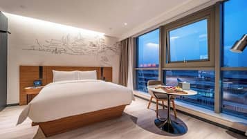 Executive Deluxe King | In-room safe, desk, blackout curtains, soundproofing