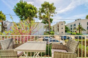 Outdoor dining - Assimetric by Rentallorca (Puerto de Alcudia)